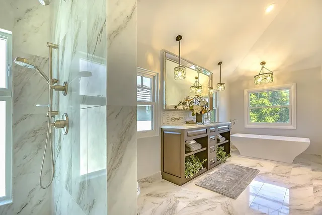 Tub and shower surround resurfacing in US